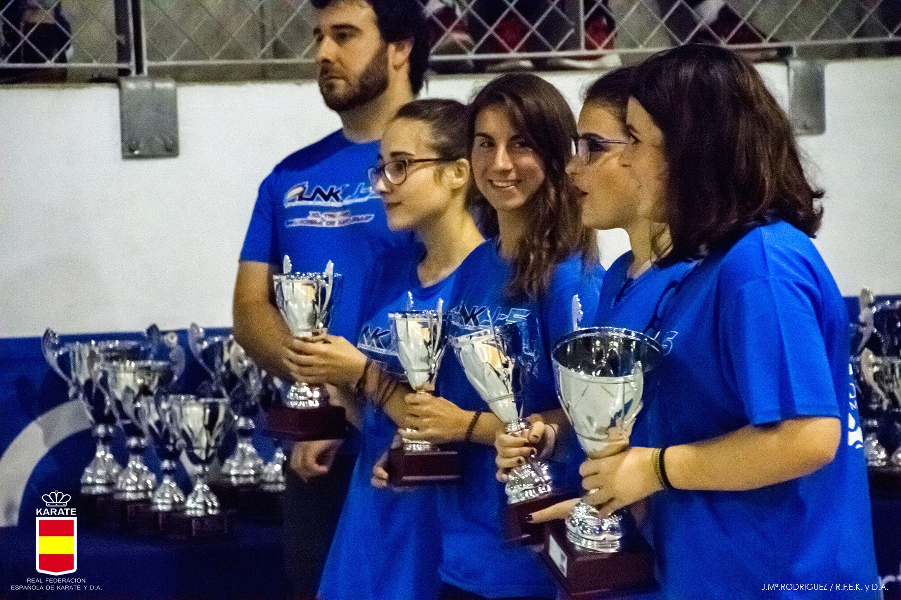 azafatas-entrega-de-trofeos